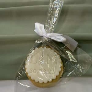 Personalised biscuit favours